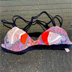 Victoria’s Secret Strappy Back Bra - Large